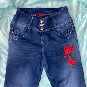 Studio Federer Authentic Colombian Jeans